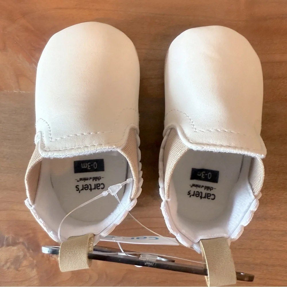 NWT Carters infant cream/ tan faux leather soft shoes size 0-3 months